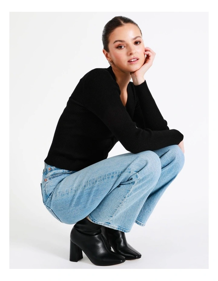 Twist Front Long Sleeve Knit Top In Black - Image 4